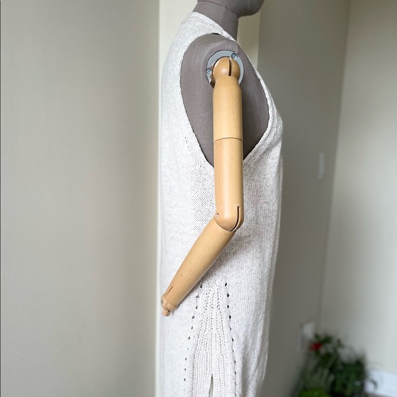 Long Knitted Vest - Picture 5 of 10